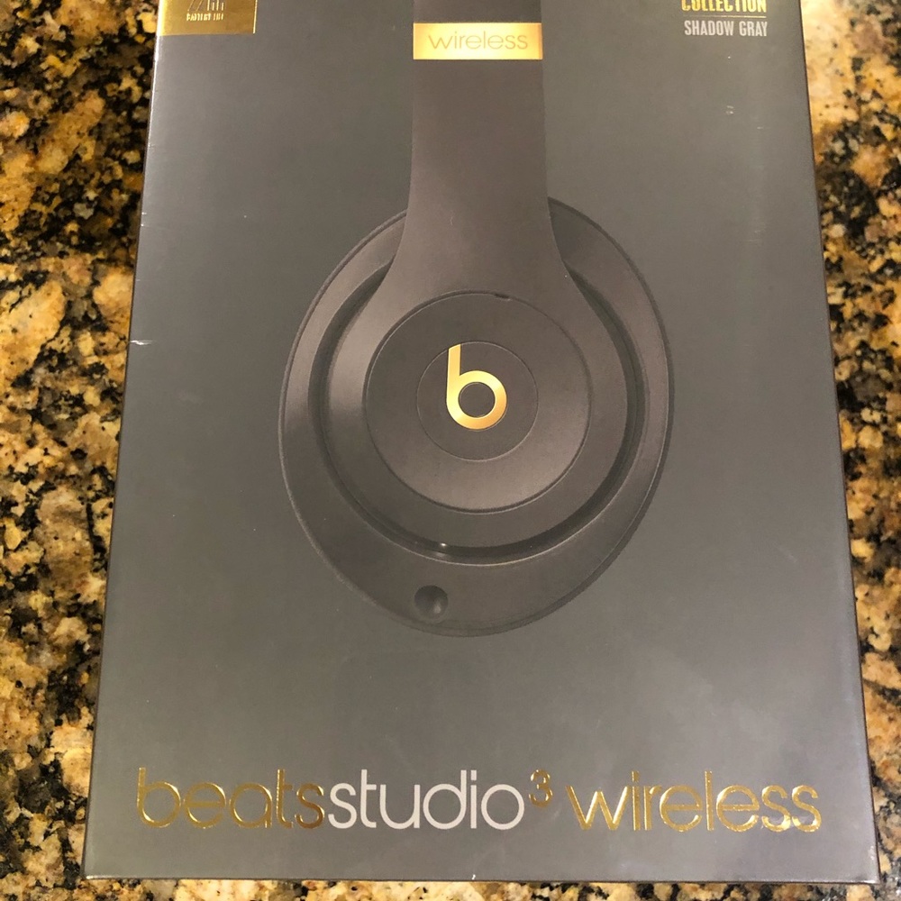 Beats by Dre studio 3 wireless headphones NWT